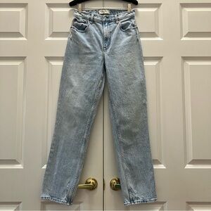 Abercrombie & Fitch 90s Straight Ultra High Rise Curve Love Jean Light Wash 28 6